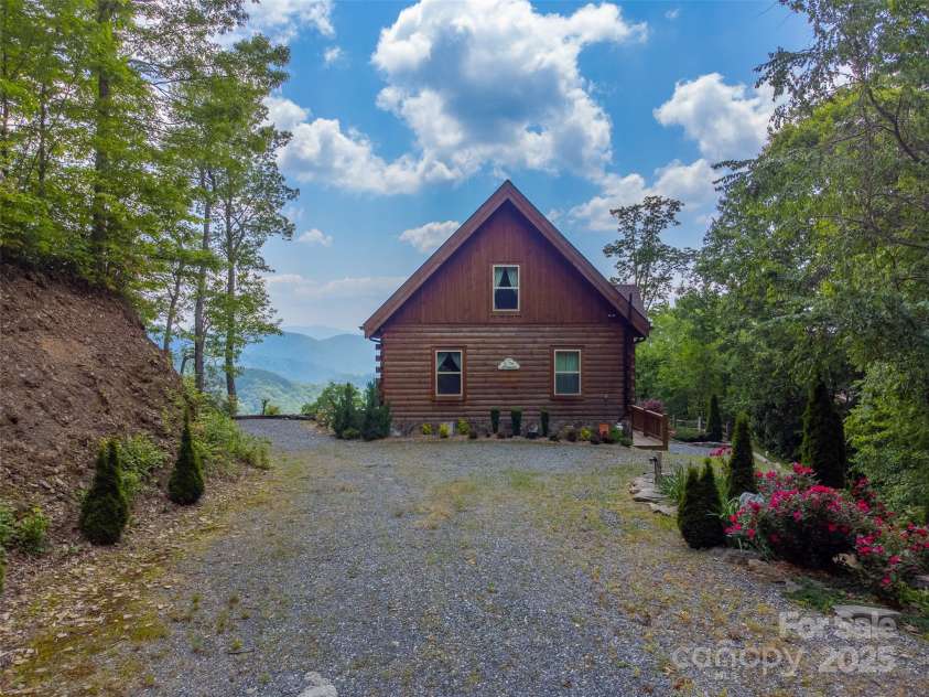 214 Indianola Lane, Bryson City, NC 28713.  MLS# CAR4291079, YatesRealty ID 31353. 