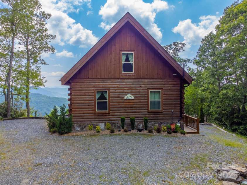 214 Indianola Lane, Bryson City, NC 28713.  MLS# CAR4291079, YatesRealty ID 31353. 