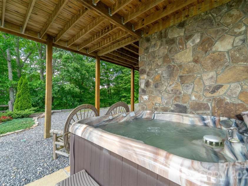 214 Indianola Lane, Bryson City, NC 28713.  MLS# CAR4291079, YatesRealty ID 31353. 