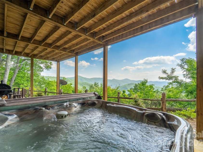 214 Indianola Lane, Bryson City, NC 28713.  MLS# CAR4291079, YatesRealty ID 31353. 