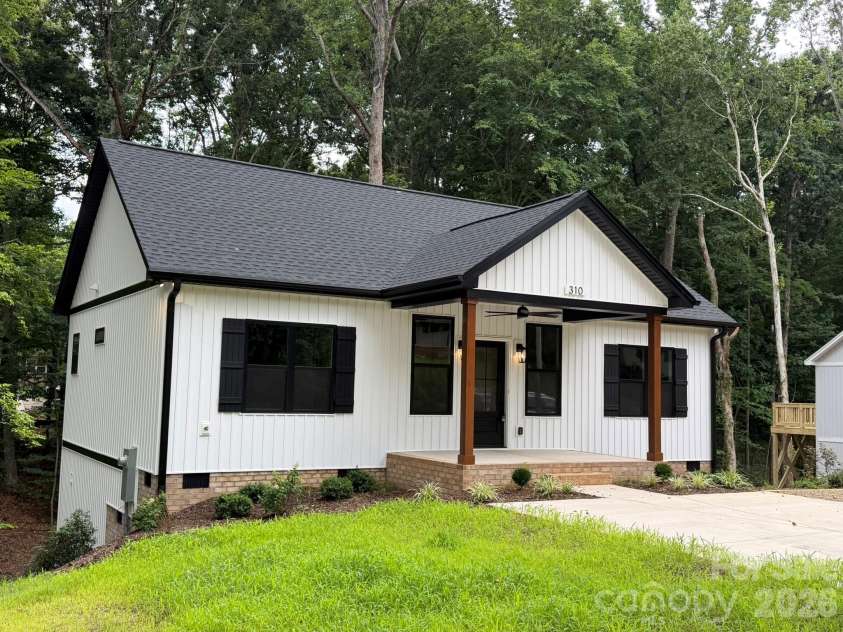 310 Willow Street, Stanley, NC 28164.  MLS# CAR4395281, YatesRealty ID 31353. 