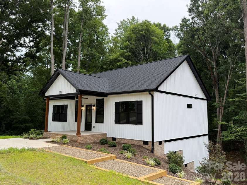 310 Willow Street, Stanley, NC 28164.  MLS# CAR4395281, YatesRealty ID 31353. 