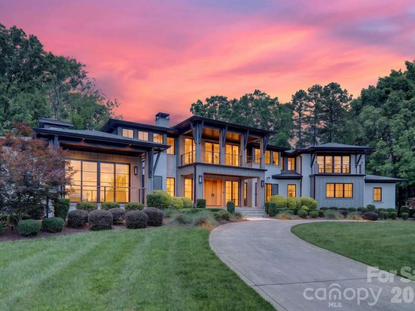 19053 Double Eagle Drive, Cornelius, NC 28031.  MLS# CAR4392235, YatesRealty ID 31354. 