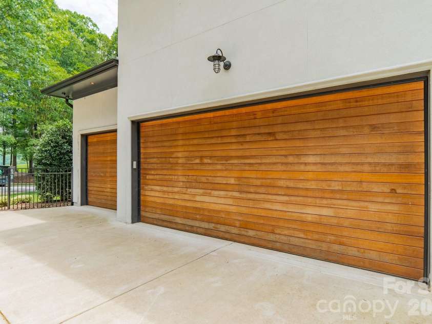 19053 Double Eagle Drive, Cornelius, NC 28031.  MLS# CAR4392235, YatesRealty ID 31354. 