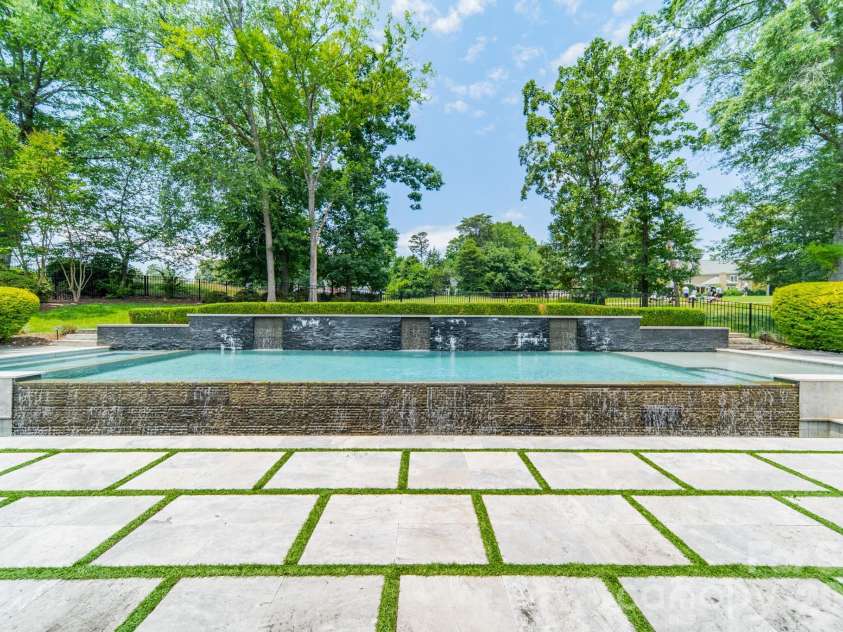 19053 Double Eagle Drive, Cornelius, NC 28031.  MLS# CAR4392235, YatesRealty ID 31354. 