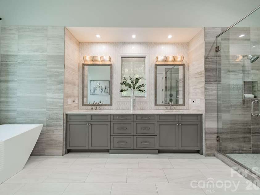 19053 Double Eagle Drive, Cornelius, NC 28031.  MLS# CAR4392235, YatesRealty ID 31354. 