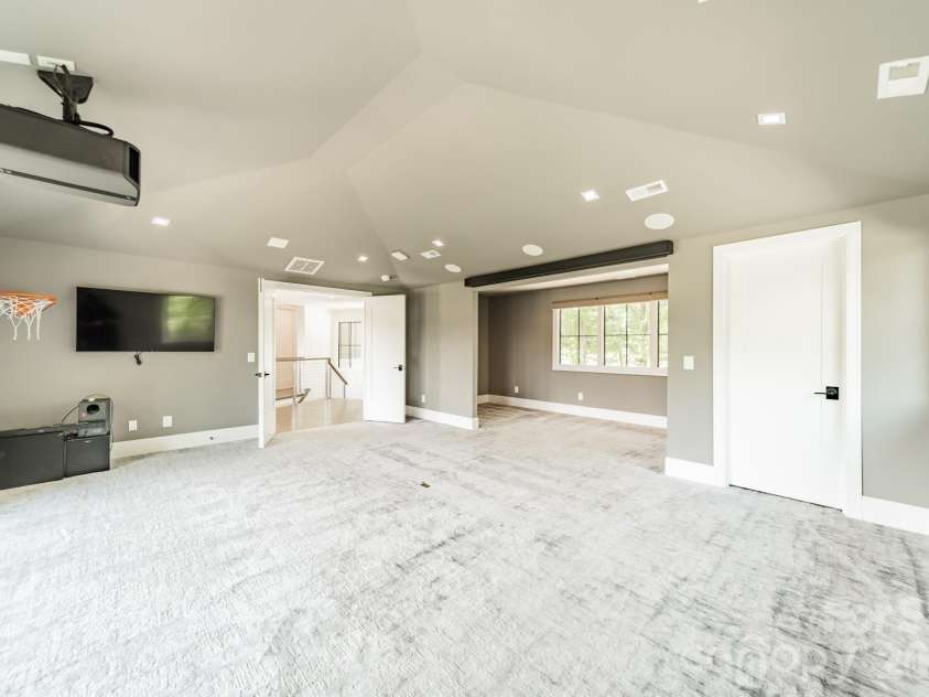 19053 Double Eagle Drive, Cornelius, NC 28031.  MLS# CAR4392235, YatesRealty ID 31354. 