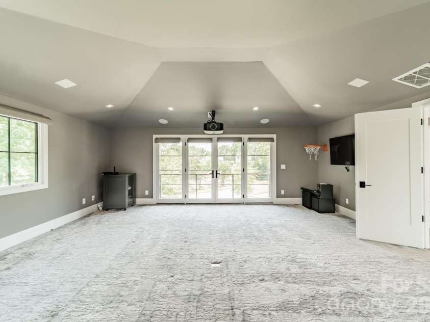 19053 Double Eagle Drive, Cornelius, NC 28031.  MLS# CAR4392235, YatesRealty ID 31354. 