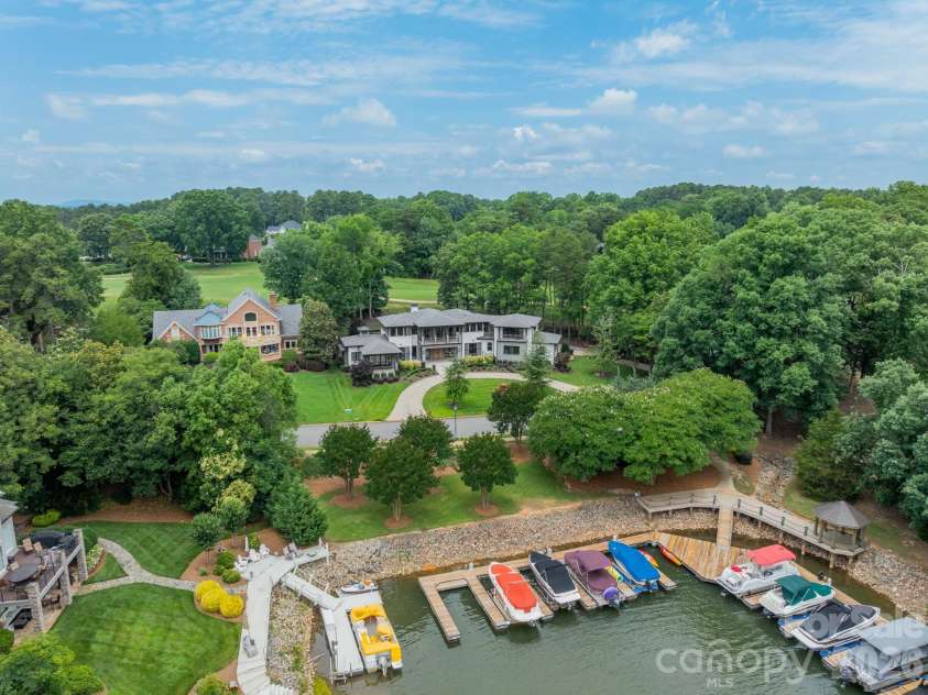 19053 Double Eagle Drive, Cornelius, NC 28031.  MLS# CAR4392235, YatesRealty ID 31354. 