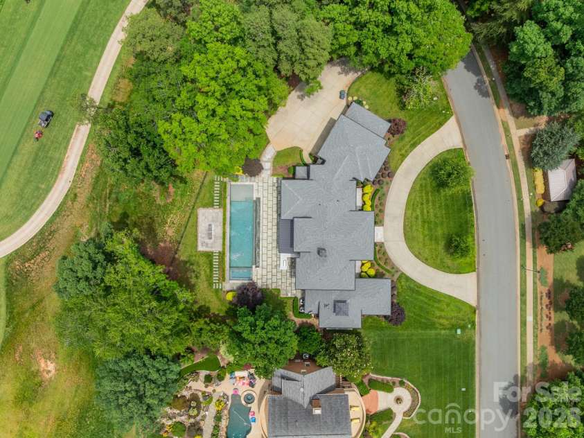 19053 Double Eagle Drive, Cornelius, NC 28031.  MLS# CAR4392235, YatesRealty ID 31354. 