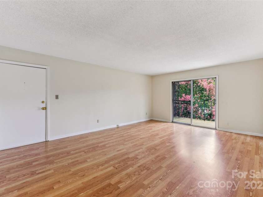 4735 Hedgemore Drive, Charlotte, NC 28209.  MLS# CAR4291044, YatesRealty ID 31354. 