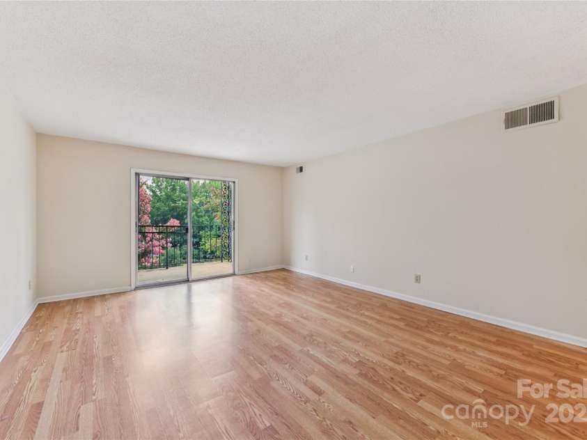 4735 Hedgemore Drive, Charlotte, NC 28209.  MLS# CAR4291044, YatesRealty ID 31354. 