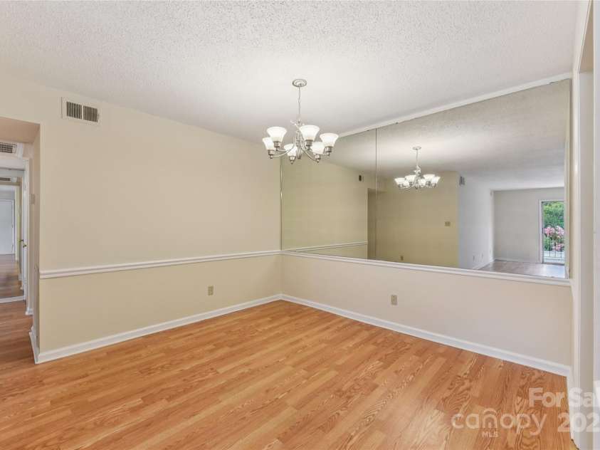 4735 Hedgemore Drive, Charlotte, NC 28209.  MLS# CAR4291044, YatesRealty ID 31354. 