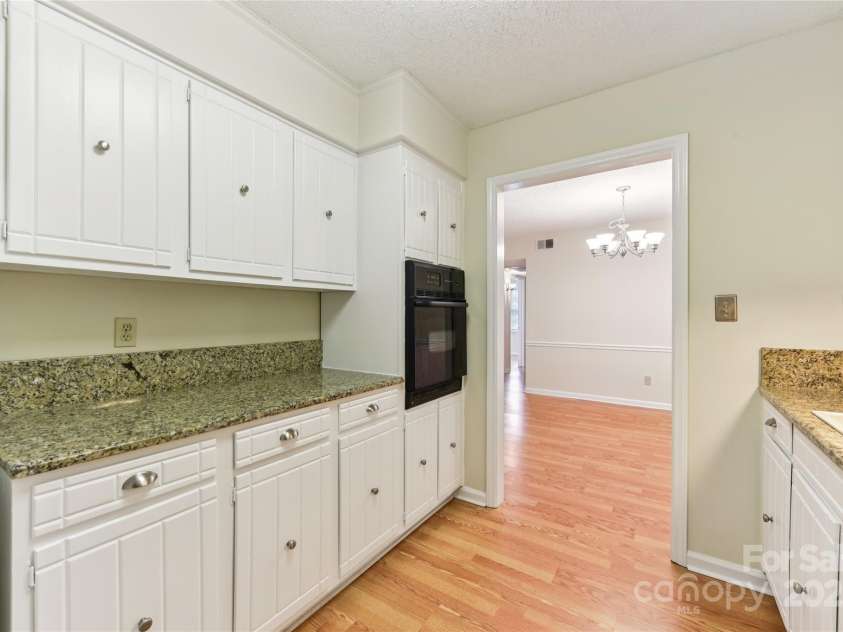 4735 Hedgemore Drive, Charlotte, NC 28209.  MLS# CAR4291044, YatesRealty ID 31354. 