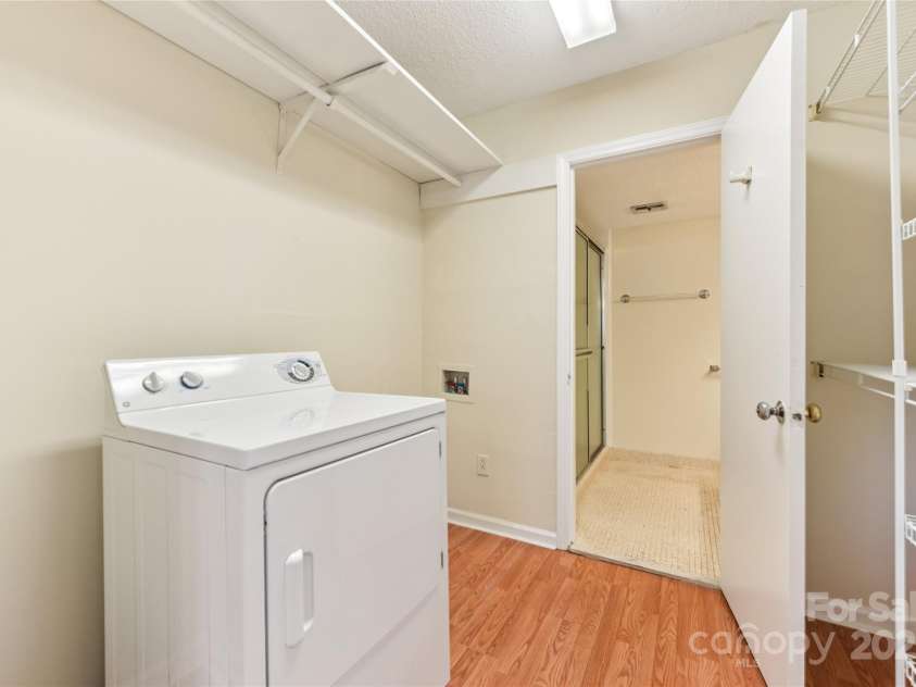 4735 Hedgemore Drive, Charlotte, NC 28209.  MLS# CAR4291044, YatesRealty ID 31354. 
