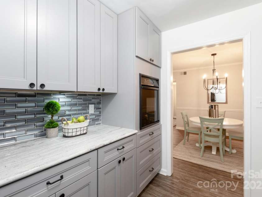 4735 Hedgemore Drive, Charlotte, NC 28209.  MLS# CAR4304865, YatesRealty ID 31354. 