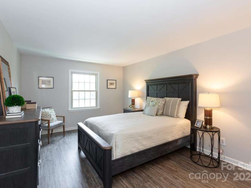 4735 Hedgemore Drive, Charlotte, NC 28209.  MLS# CAR4304865, YatesRealty ID 31354. 