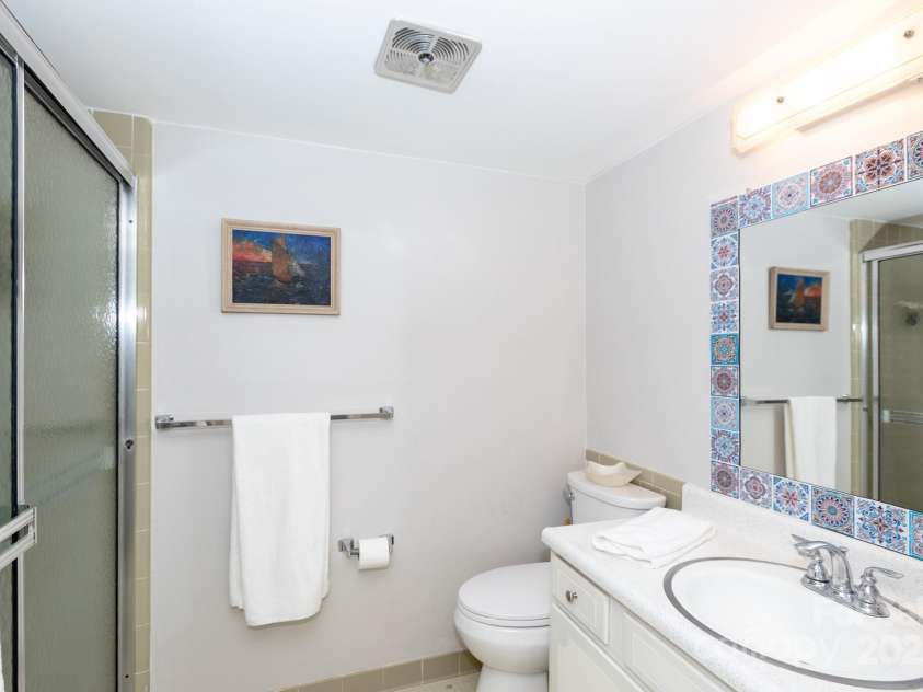 4735 Hedgemore Drive, Charlotte, NC 28209.  MLS# CAR4304865, YatesRealty ID 31354. 