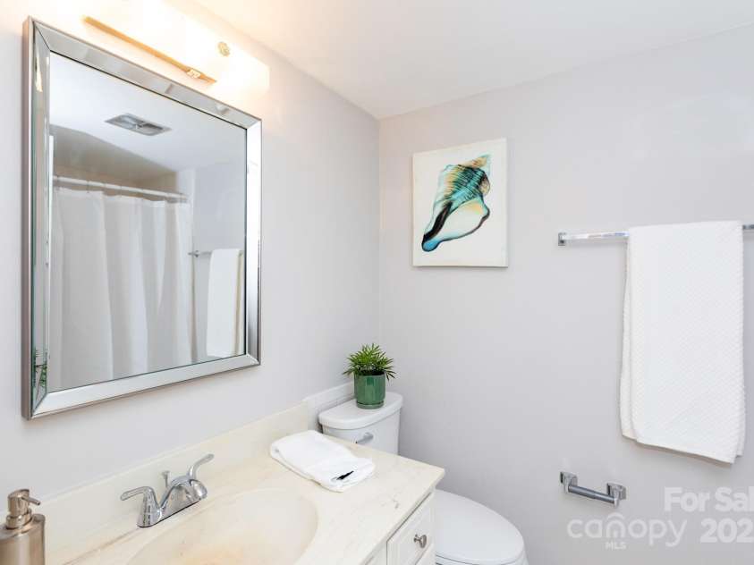 4735 Hedgemore Drive, Charlotte, NC 28209.  MLS# CAR4304865, YatesRealty ID 31354. 