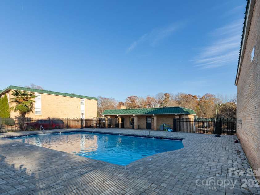 4735 Hedgemore Drive, Charlotte, NC 28209.  MLS# CAR4304865, YatesRealty ID 31354. 