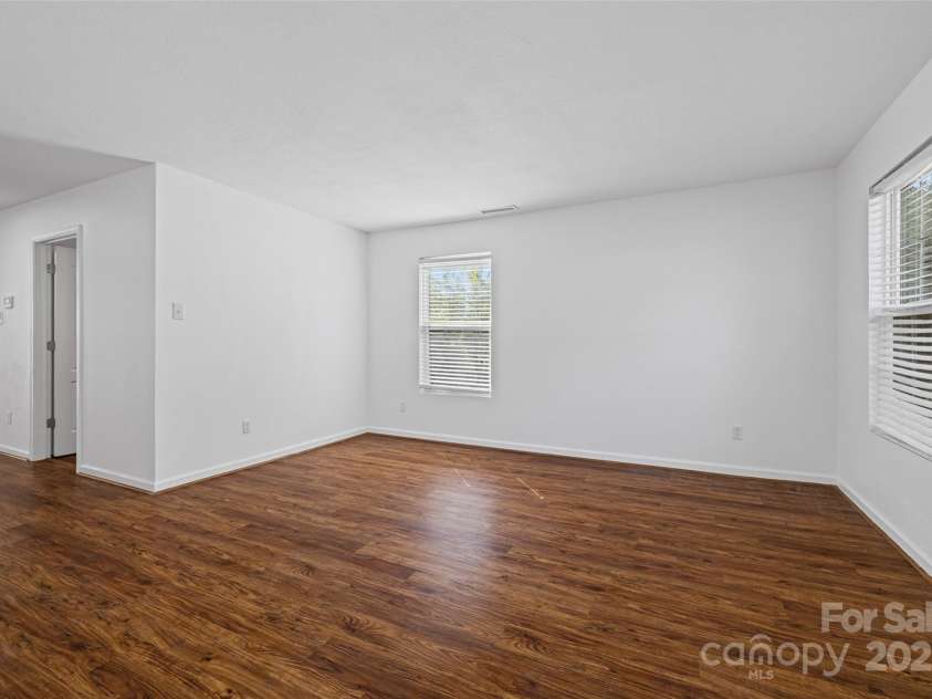 209 Ashcake Court, York, SC 29745.  MLS# CAR4285966, YatesRealty ID 31355. Dining Area