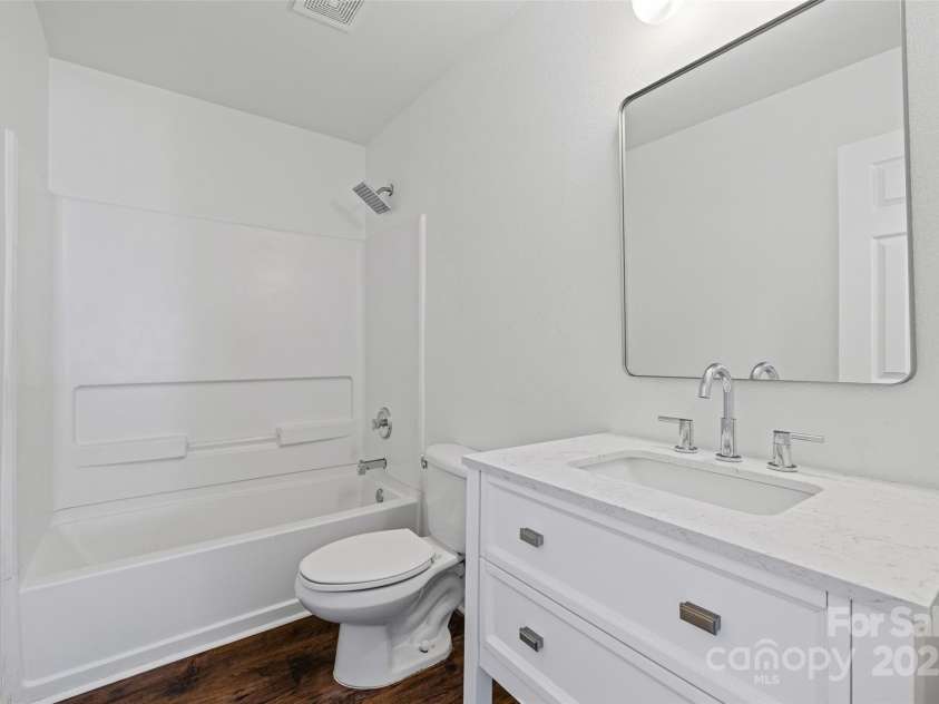 209 Ashcake Court, York, SC 29745.  MLS# CAR4285966, YatesRealty ID 31355. Guest Bathroom
