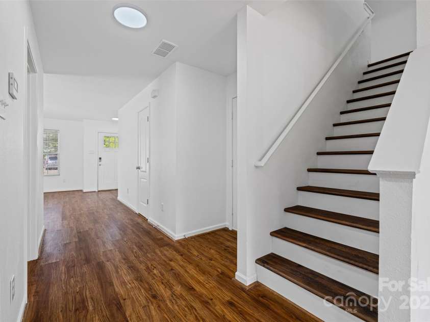 209 Ashcake Court, York, SC 29745.  MLS# CAR4285966, YatesRealty ID 31355. Hallway