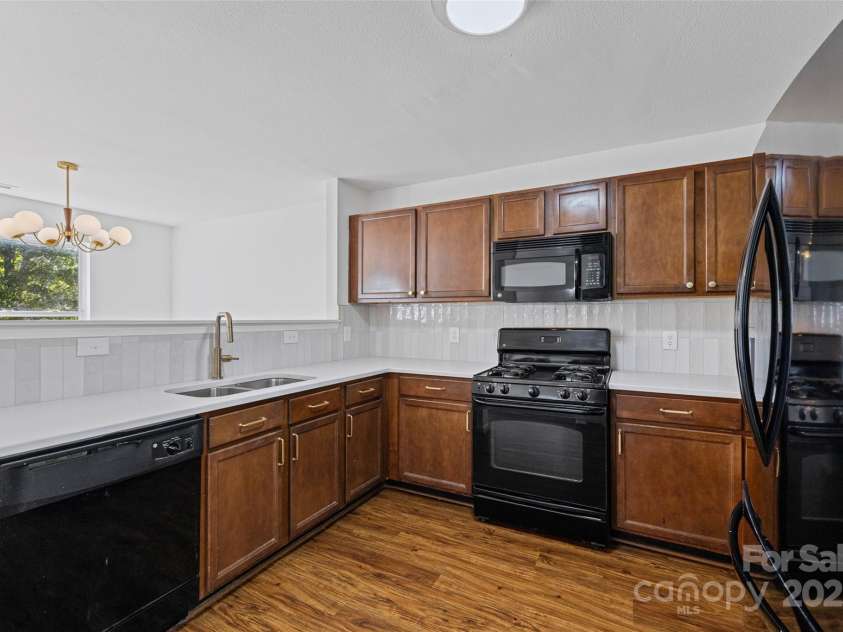 209 Ashcake Court, York, SC 29745.  MLS# CAR4285966, YatesRealty ID 31355. Kitchen