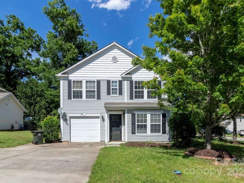 209 Ashcake Court, York, SC 29745.  MLS# CAR4285966, YatesRealty ID 31355. Welcome Home!