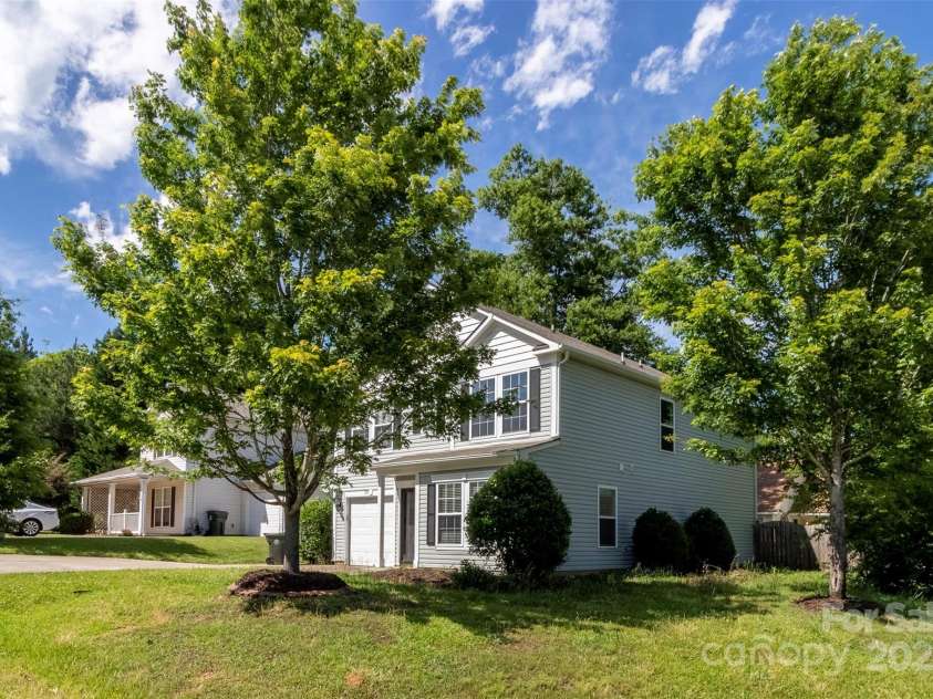 209 Ashcake Court, York, SC 29745.  MLS# CAR4285966, YatesRealty ID 31355. Welcome Home!