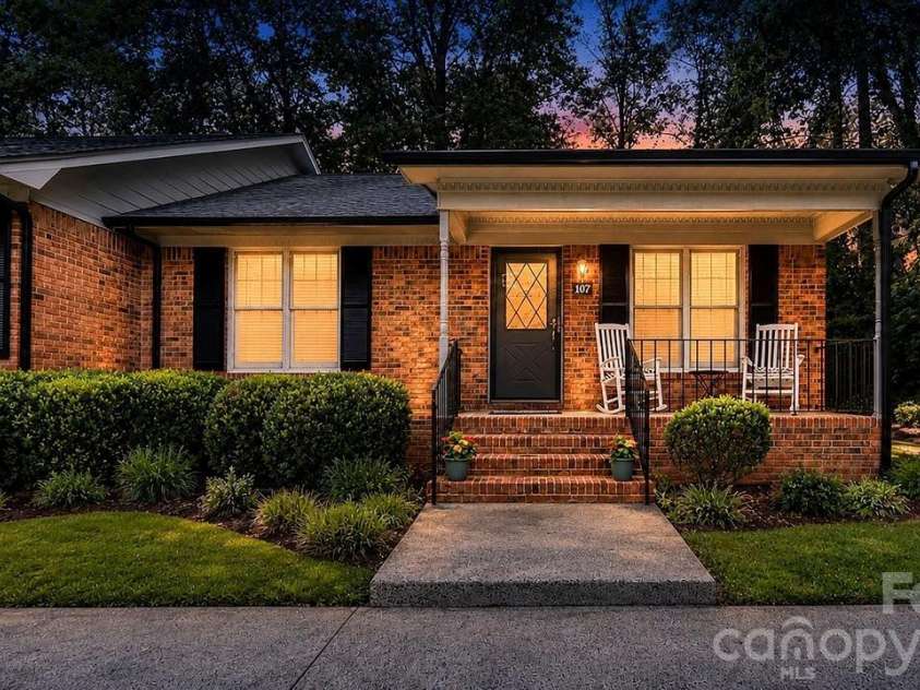 107 David Court, Fort Mill, SC 29715.  MLS# CAR4390211, YatesRealty ID 31357. 