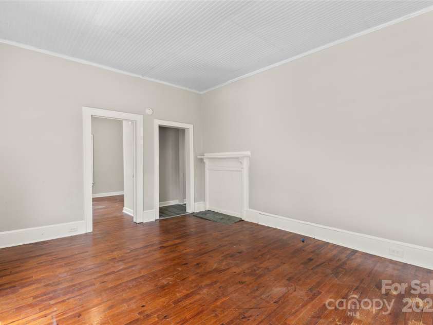 322 Willow Street, Gastonia, NC 28054.  MLS# CAR4282902, YatesRealty ID 31359. 