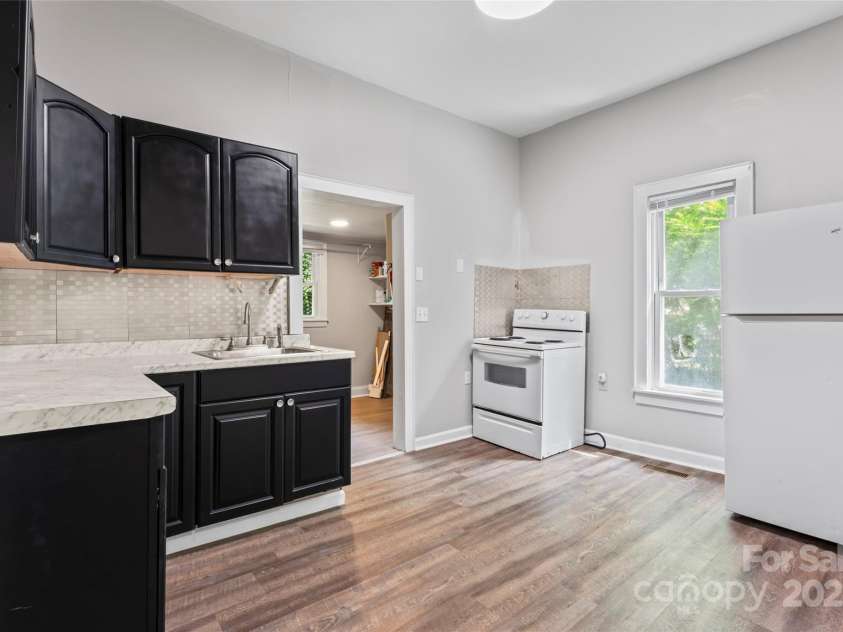 322 Willow Street, Gastonia, NC 28054.  MLS# CAR4282902, YatesRealty ID 31359. 