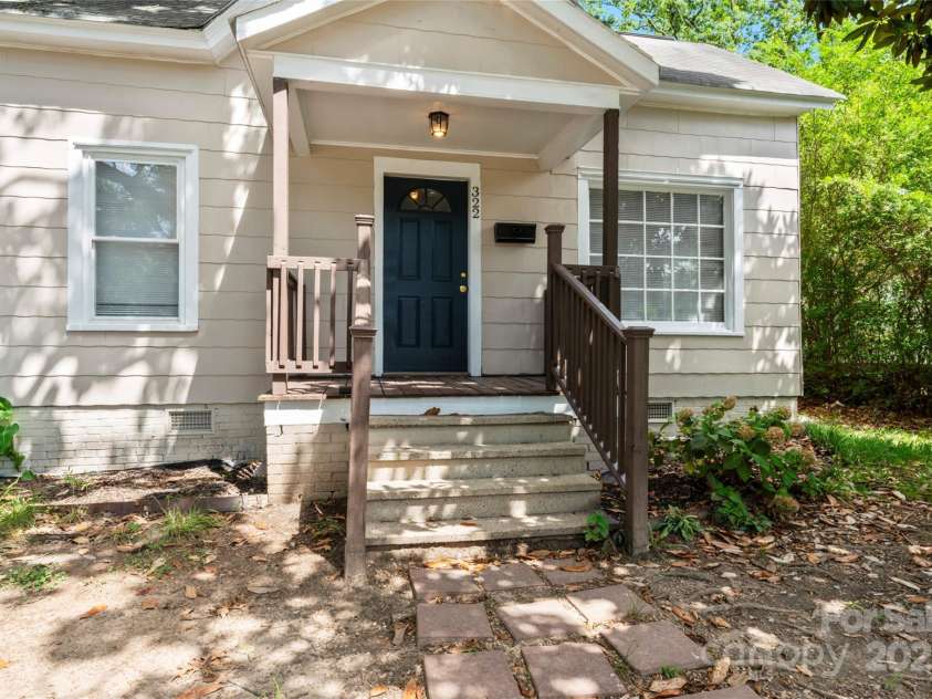 322 Willow Street, Gastonia, NC 28054.  MLS# CAR4282902, YatesRealty ID 31359. 