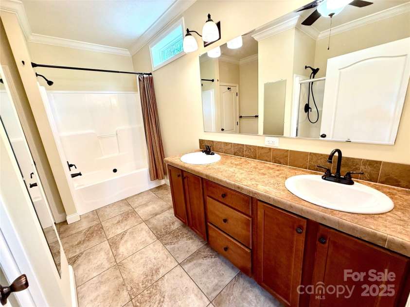7230 Hideaway Lane, Newland, NC 28657.  MLS# CAR4287688, YatesRealty ID 3136. 