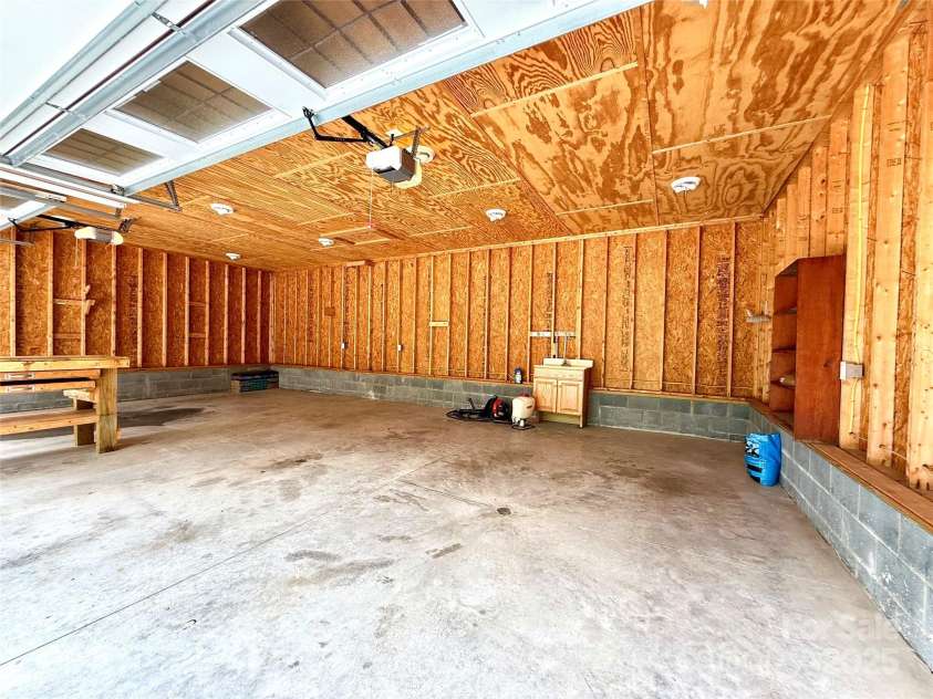 7230 Hideaway Lane, Newland, NC 28657.  MLS# CAR4287688, YatesRealty ID 3136. 