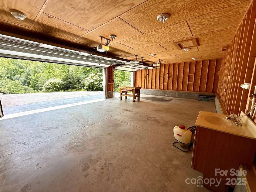 7230 Hideaway Lane, Newland, NC 28657.  MLS# CAR4287688, YatesRealty ID 3136. 
