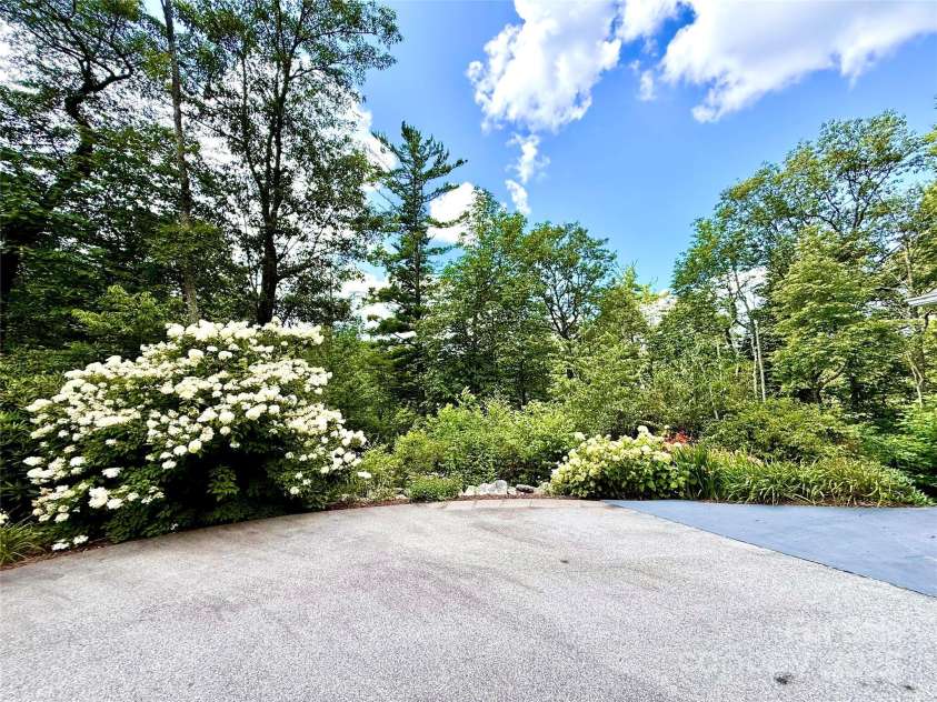 7230 Hideaway Lane, Newland, NC 28657.  MLS# CAR4287688, YatesRealty ID 3136. 