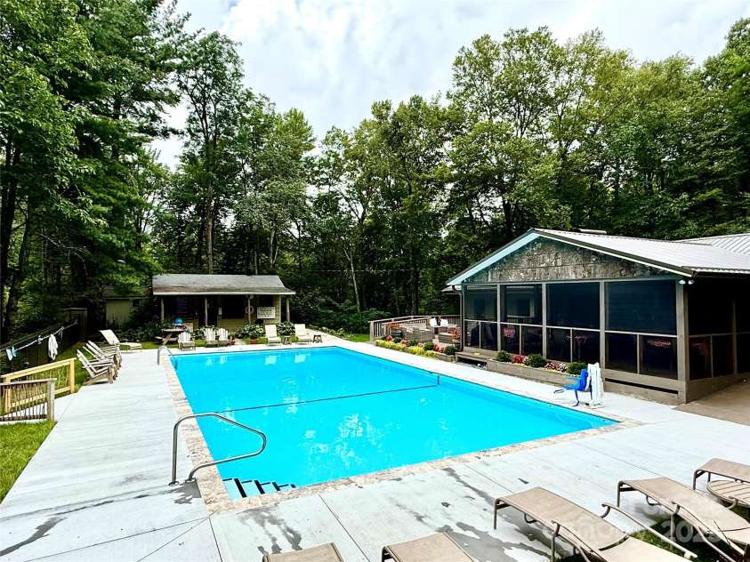 7230 Hideaway Lane, Newland, NC 28657.  MLS# CAR4287688, YatesRealty ID 3136. 