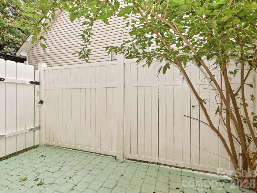 3629 Silver Ore Lane, Charlotte, NC 28216.  MLS# CAR4384203, YatesRealty ID 31360. 