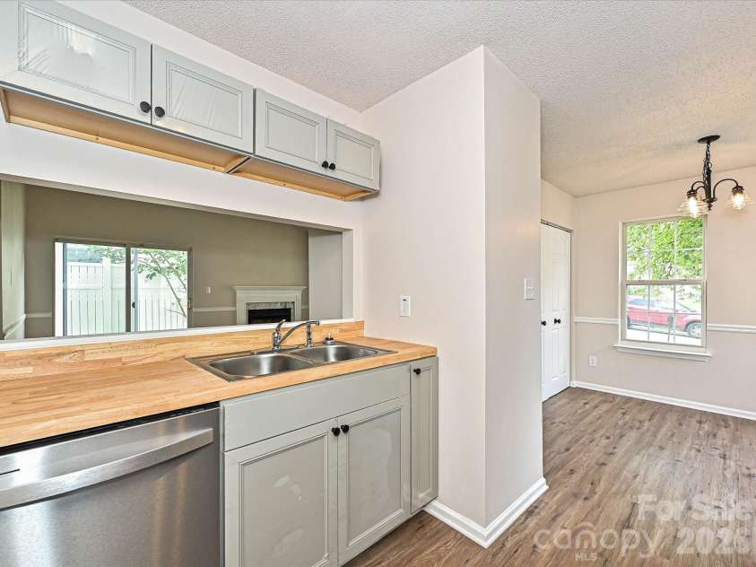 3629 Silver Ore Lane, Charlotte, NC 28216.  MLS# CAR4384203, YatesRealty ID 31360. 