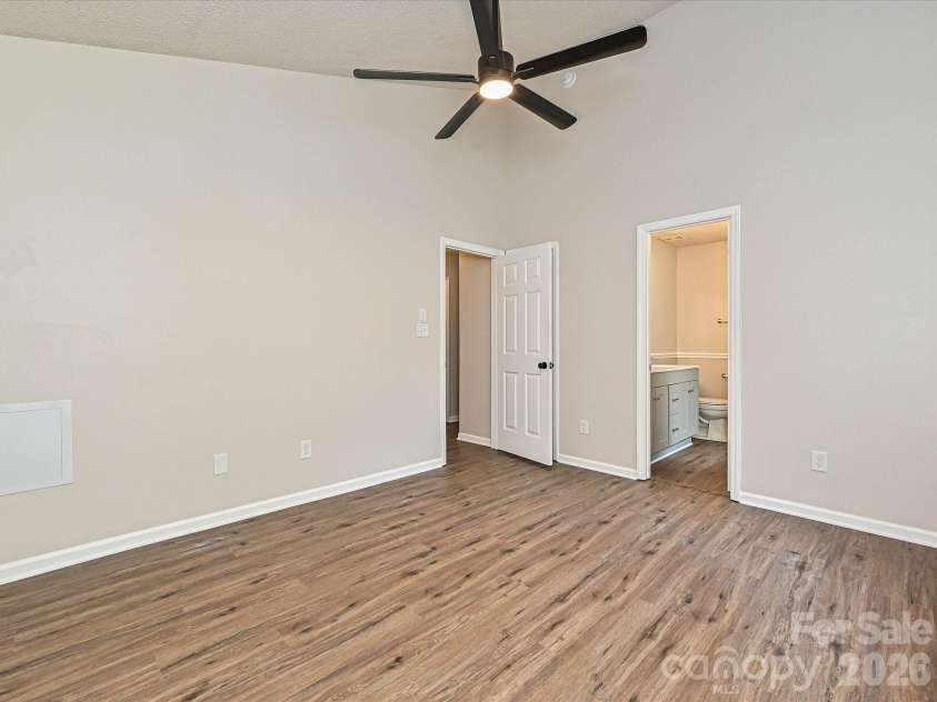 3629 Silver Ore Lane, Charlotte, NC 28216.  MLS# CAR4384203, YatesRealty ID 31360. 
