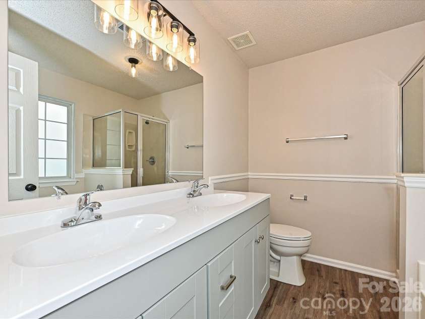 3629 Silver Ore Lane, Charlotte, NC 28216.  MLS# CAR4384203, YatesRealty ID 31360. 
