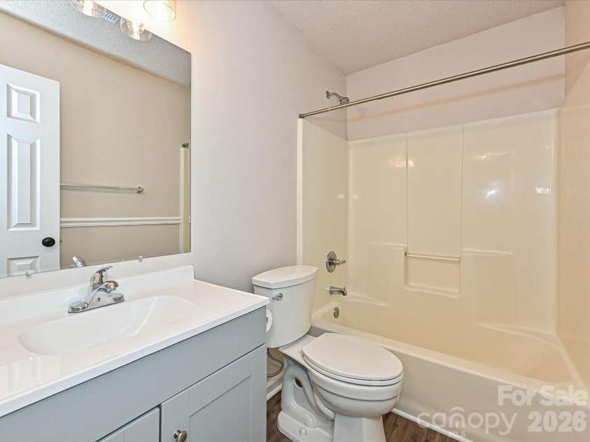 3629 Silver Ore Lane, Charlotte, NC 28216.  MLS# CAR4384203, YatesRealty ID 31360. 