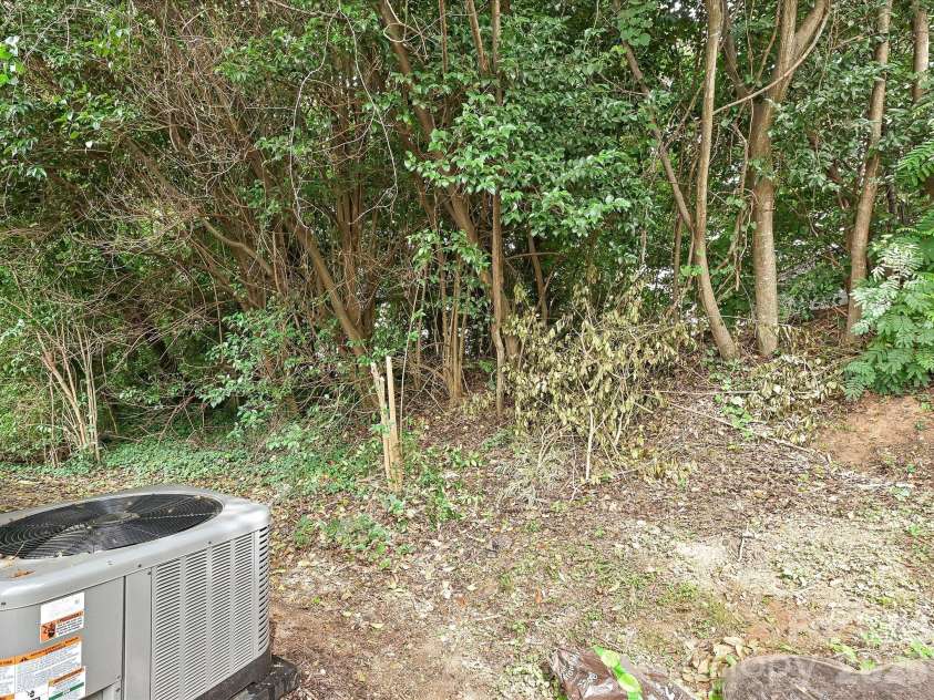 3629 Silver Ore Lane, Charlotte, NC 28216.  MLS# CAR4384203, YatesRealty ID 31360. 