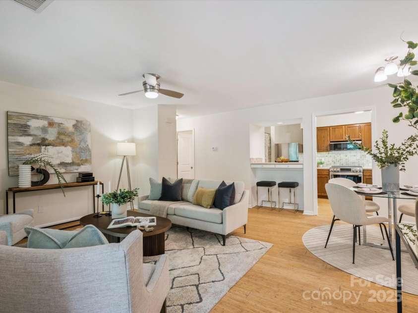 1051 Churchill Downs Court, Charlotte, NC 28211.  MLS# CAR4287823, YatesRealty ID 31361. 