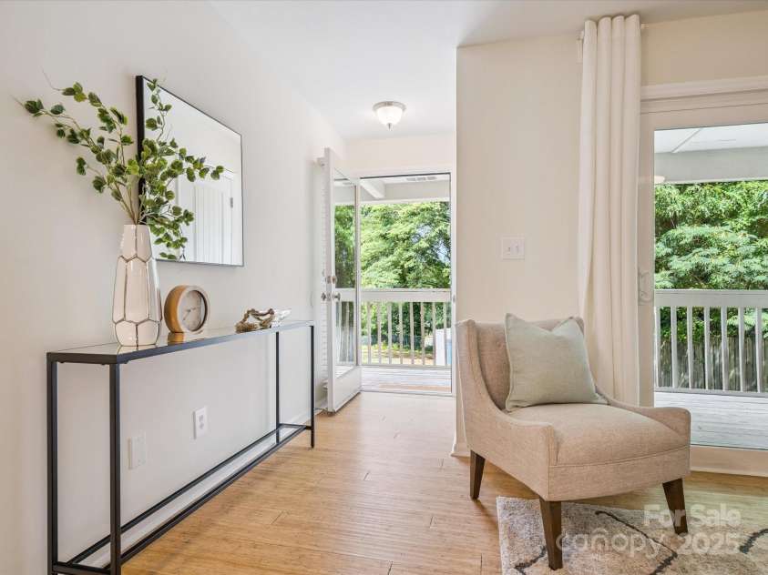 1051 Churchill Downs Court, Charlotte, NC 28211.  MLS# CAR4287823, YatesRealty ID 31361. 