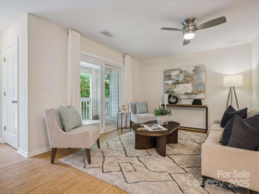 1051 Churchill Downs Court, Charlotte, NC 28211.  MLS# CAR4287823, YatesRealty ID 31361. 