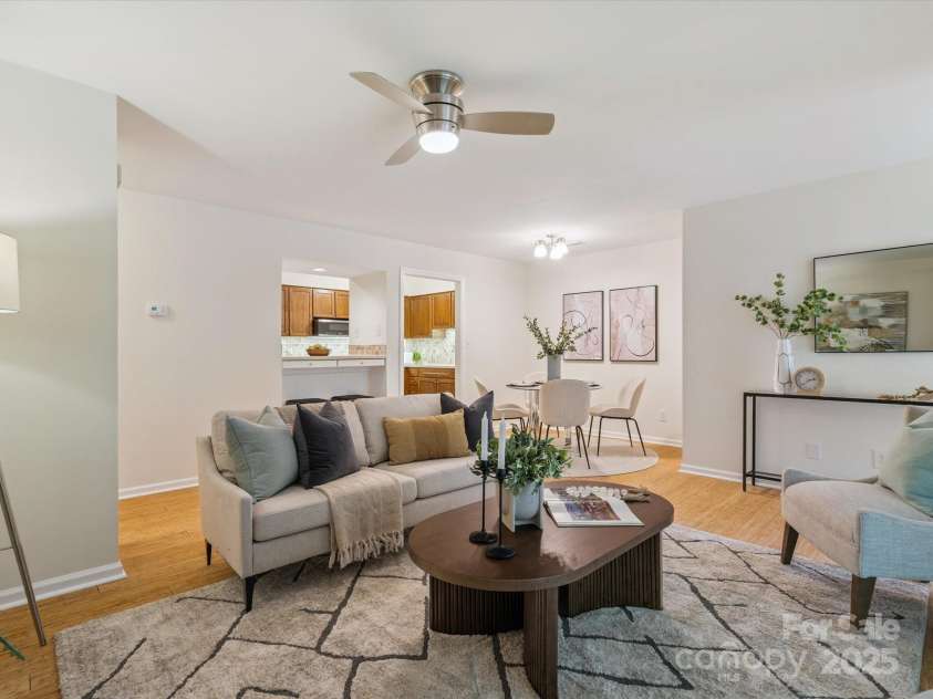 1051 Churchill Downs Court, Charlotte, NC 28211.  MLS# CAR4287823, YatesRealty ID 31361. 