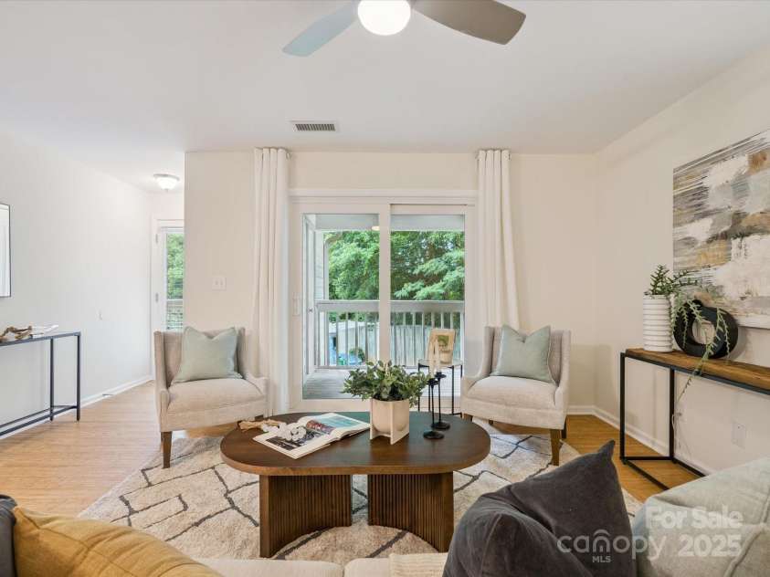 1051 Churchill Downs Court, Charlotte, NC 28211.  MLS# CAR4287823, YatesRealty ID 31361. 